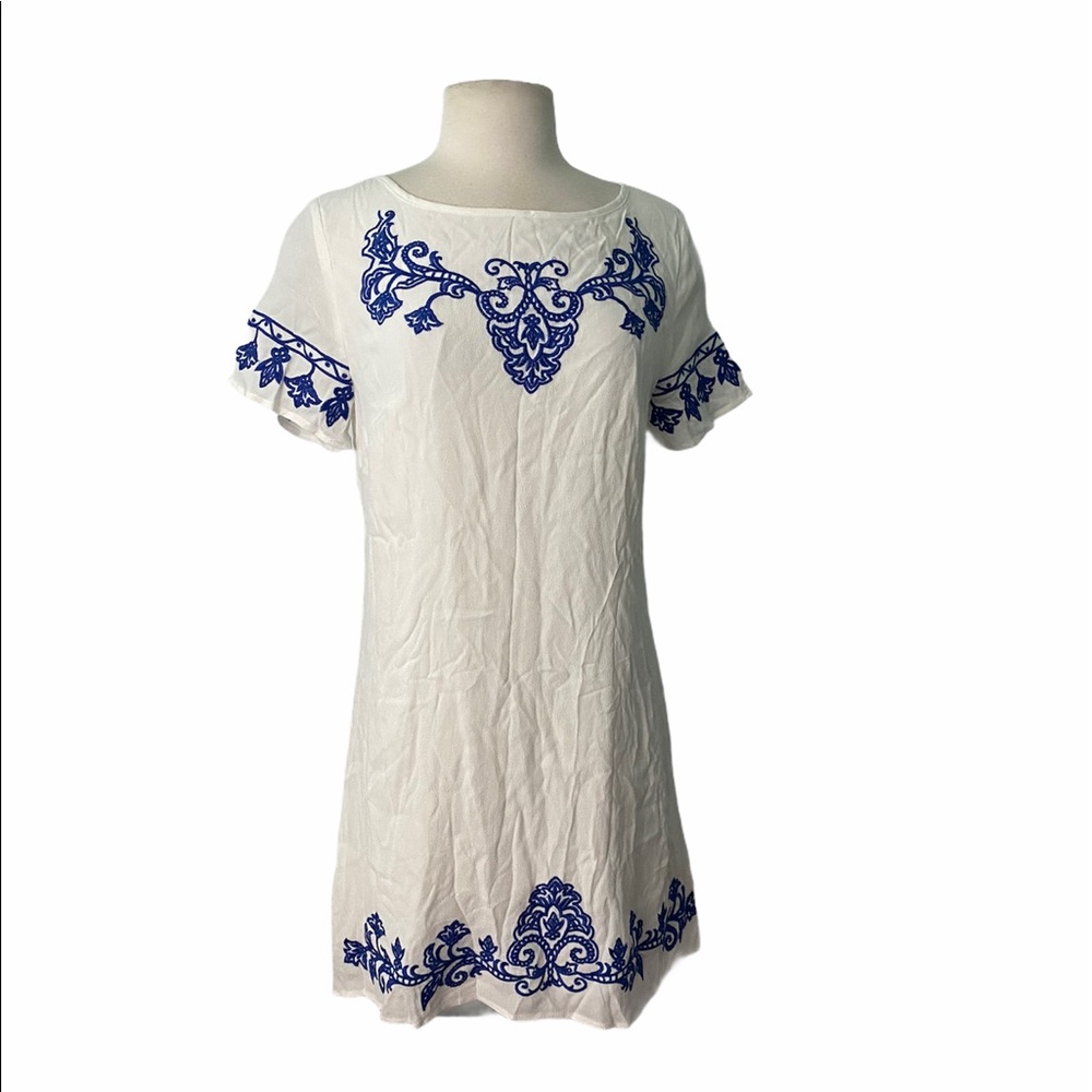 Lulus embroidered shift dress sz- med - Picture 2 of 8